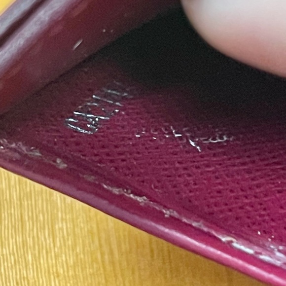💔SOLD Louis Vuitton Epi Leather Card Case - Picture 7 of 7